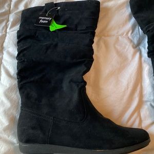 Women’s black boots